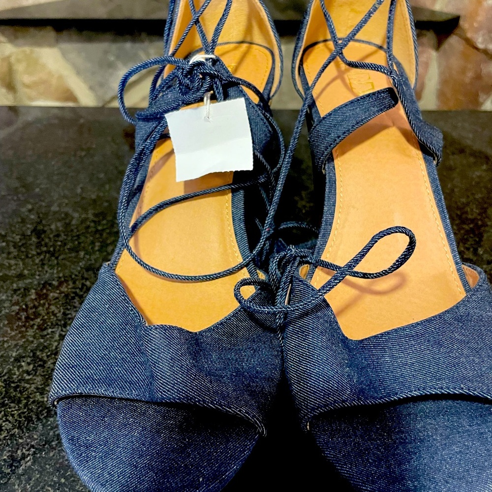 Brash blue denim open toe string up ax 10 heels